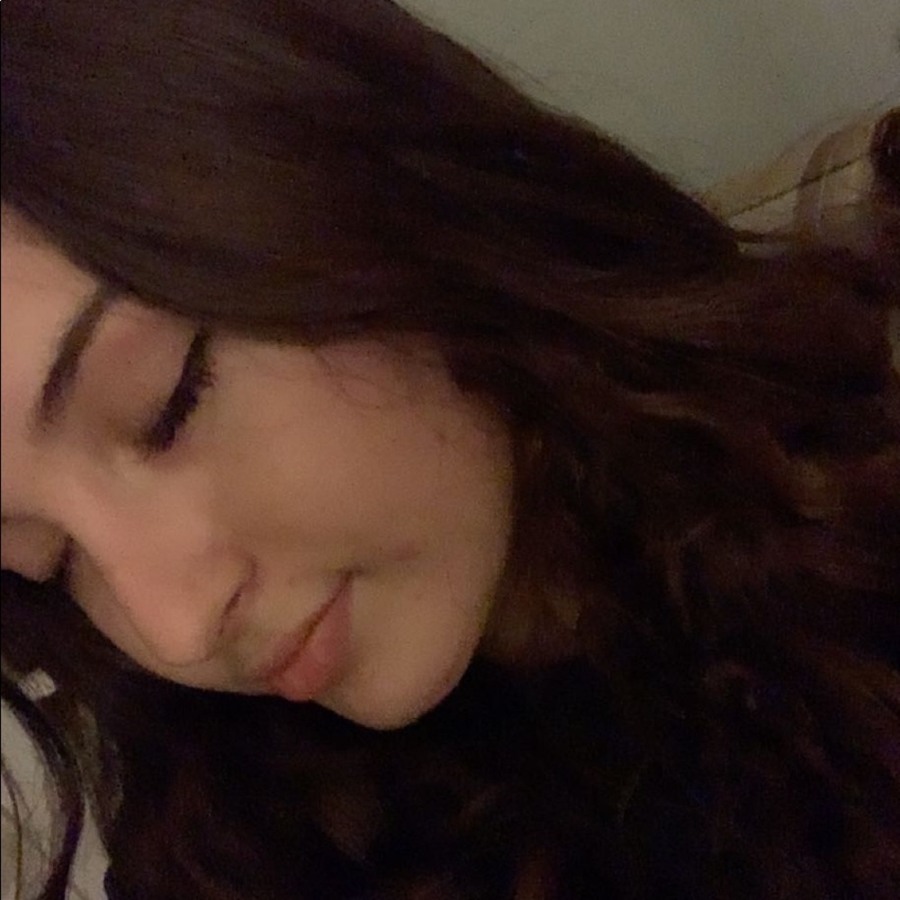 Meet your Posher, Ella